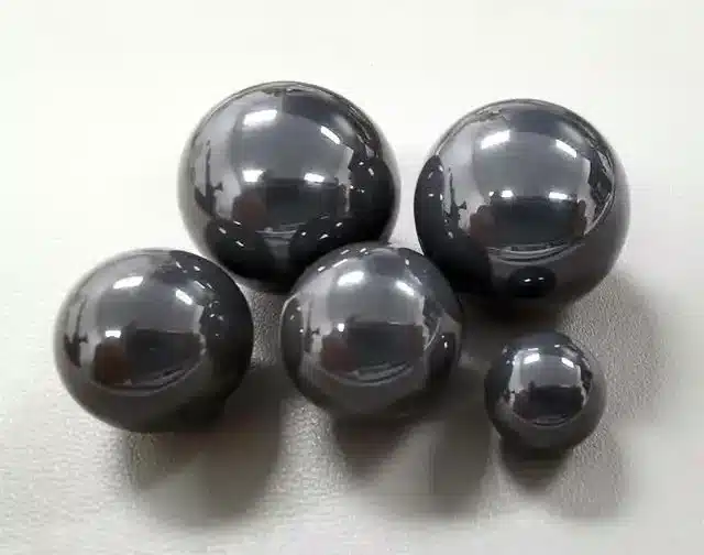 Silicon nitride grinding balls